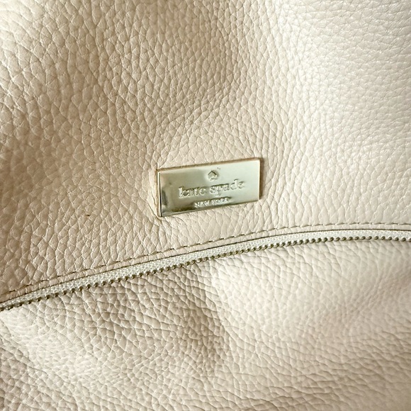 Kate Spade Highland Place Maria Crossbody/ Shoulder Bag in Beige - Picture 3 of 10